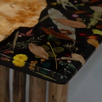 Vente d'usine Nouvelle conception Table à manger en bois massif en résine époxy noire Table à thé en bois de peuplier de haute qualité Art floral