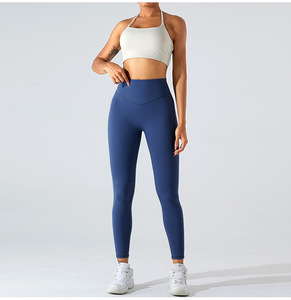 Soutien-gorge de sport pour femme à col carré et dos croisé multi-bretelles, avec coussinets amovibles, haut court de yoga, soutien-gorge de fitness à faible impact - Product Image 4
