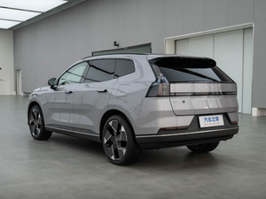 Offerta Speciale: Volvo XC70 Ibrido Plug-in, Trazione a 2 Ruote, Ricarica Rapida in 0,65h, SUV 5 Porte 5 Posti, Interni Scuri, Disponibile Ora - Product Image 5