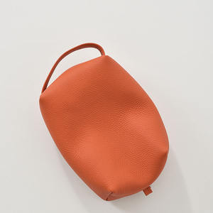 Neceser de cuero genuino, neceser de lavado, neceser de cuero suave, bolsa de maquillaje de viaje con asa portátil de cuero de vaca hecha a mano - Product Image 5