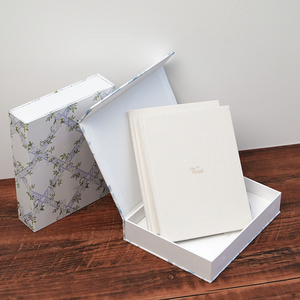 Libro dei Voti Nuziali Personalizzato con Logo, Copertina Rigida in Lino con Stampa in Lamina d'Oro, Set Regalo per Sposi - Product Image 1