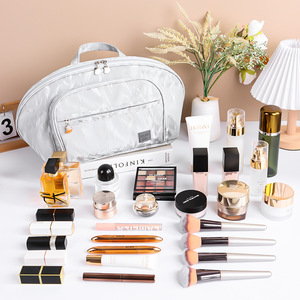 กระเป๋าเก็บเครื่องสำอางทรงสามเหลี่ยมความจุขนาดใหญ่กันน้ำแยกส่วนเปียกและแห้งสำหรับการเดินทางใช้ในชีวิตประจำวัน 29x23x21 ซม. - Product Image 2