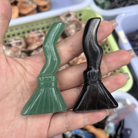 Vente en gros de balai en cristal de pierre naturelle pour Halloween, sculpture en cristal pour cadeaux d'Halloween déco