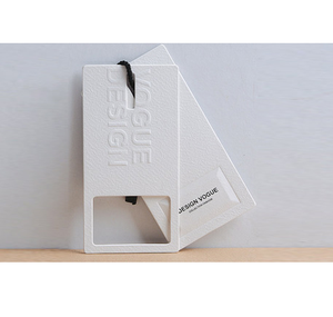 Étiquettes en papier personnalisables avec logo imprimé pour la promotion de la marque de vêtements, la vente au détail de produits de mode, la mise en valeur des prix - Product Image 1