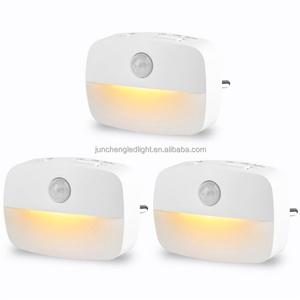 ワイヤレスLEDモーションセンサーナイトライトプラグインモーション検出器寝室階段クローゼットベッドサイドナイトランプ220Vバッテリー駆動 - Product Image 2