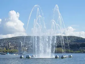 工場サプライヤー水機能屋外装飾防水LEDライト音楽噴水プール