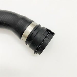 STZT Auto Hose 1712 7519 256 nuevo tanque enfriador tubo superior <span class=keywords><strong>inferior</strong></span> manguera de <span class=keywords><strong>entrada</strong></span> de aceite para BMW E60 E61 ventilador para BMW E60/E61 - Product Image 3