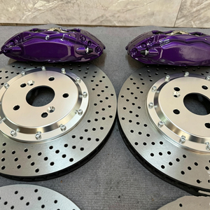 Juego de Pinzas de Freno de Cuatro Pistones, Apto para Audi A3 A4 A5, BMW E82 E87 F20 F21 F22 E46 E90, Mercedes W202, Modificación y Mejora - Product Image 5