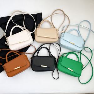 Sac à bandoulière carré petit format pour femme, en PU imperméable, style bohème, nouvelle collection printemps/été 2025, couleur unie - Product Image 1