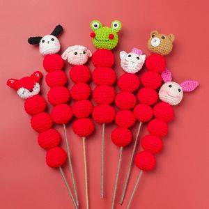Regalo de Año Nuevo hecho a mano: llavero de animalito miniatura estilo espino encandado tejido a mano - conejo o tigre - más un ramo de flores artificiales; perfecto - Product Image 1