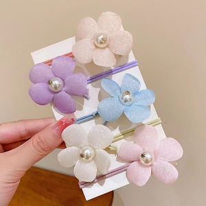 Coleteros de Tela con Centro de Perlas, Accesorios Casuales para el Cabello de Mujer, Colores Claros, Hechos a Mano, Verano 2023 - Product Image 1