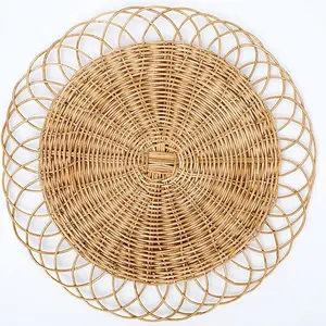 OEM Rattan Mat Wicker Bambus Dekor Untersetzer Hand gefertigte gewebte Boho Untersetzer Rattan Kleine Tischs ets Natürliche geflochtene Retro Cup Mat