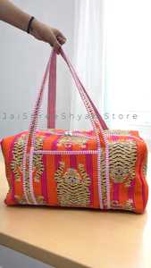 <b>Soft</b> Material Spacious Enough For Gym Work Or Weekend Trips Handcrafted Cotton Quilted Duffle Bag Stylish Spacious Travel Bag - Product Image 5