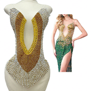 Popolare Applicazione in Strass Dorati per Corpetto, Patch Decorativa per Abiti da Cerimonia, Realizzata a Mano - Product Image 1