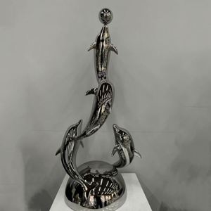 Estatua de Gorila de Metal de Tamaño Real para Decoración Inmobiliaria - Product Image 1