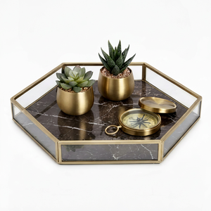 Plateau miroir hexagonal en métal et verre, design unique, taille moyenne, plateau de service pour la vaisselle, les mariages et les événements spéciaux - Product Image 1