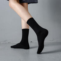 Chaussettes pour hommes personnalisées de haute qualité en coton jacquard unisexe, respirantes, avec logo personnalisé, noir et blanc