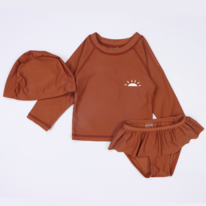 <span class=keywords><strong>Maillot</strong></span> de <span class=keywords><strong>bain</strong></span> à manches longues pour bébé <span class=keywords><strong>fille</strong></span>, ensemble 3 pièces, protection solaire UPF 50+, avec chapeau et bikini à volants, pour l'été - Product Image 4