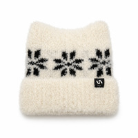Nouveau bonnet en jacquard flocon de neige automne/hiver pour femme, luxueux bonnet tricoté à oreilles de chat avec cache-oreilles, personnalisable en petite série, adorable et en laine.