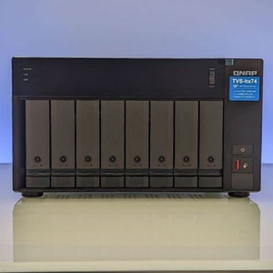 QNAP รุ่น TVS-h874-i5-32G เจเนอเรชั่นที่ 12 ของโปรเซสเซอร์ Core Multicore ระบบจัดเก็บข้อมูล NAS แบบเน็ตเวิร์ก ไฮบริด - Product Image 1