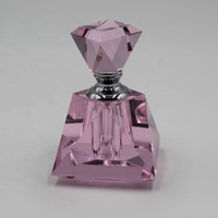 Vente en gros de flacons de parfum en cristal transparent personnalisés de luxe en forme de pyramide rose diamant de 3 ml, 6 ml et 12 ml pour les soins personnels