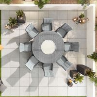 Ensemble de mobilier de jardin en rotin avec foyer extérieur, comprenant un ensemble de salle à manger à gaz 8 places et une table de foyer ronde de 1,8 m pour cour, hôtel et parc
