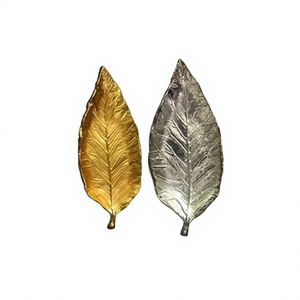 Plateaux de service élégants et attrayants en forme de feuille d'or et d'argent, qualité supérieure, métal poli, décoratifs, vente directe d'usine OEM - Product Image 1