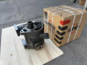 La pompe à engrenages d'origine 374-1605 10R-3428 3741605 est applicable aux bulldozers Caterpillar D8R et D8GC. - Product Image 4