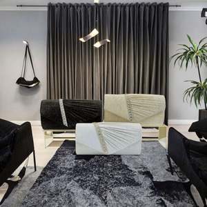 Bolso bandolera elegante con diamantes para mujer, pequeña bolsa cuadrada, bolso de mano moderno para fiestas. - Product Image 2