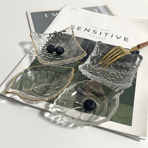 Simple ins <span class=keywords><strong>vent</strong></span> forme de feuille carrée plat de sauce en verre clair ménage assaisonnement soucoupe assiette sauce soja plat bol vaisselle - Product Image 1