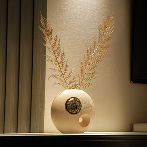 Nuovo Arrivo: <span class=keywords><strong>Vaso</strong></span> <span class=keywords><strong>in</strong></span> Ceramica Artigianale Texturizzato con Dettagli Dorati - Ornamento Decorativo per Hotel e Mobile TV del Soggiorno - Product Image 1