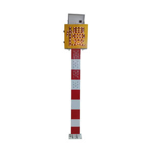 ソーラー<span class=keywords><strong>LED</strong></span>交通警告ポストカスタマイズ可能な<span class=keywords><strong>LED</strong></span>色IP54保護72時間路上操作 - Product Image 4