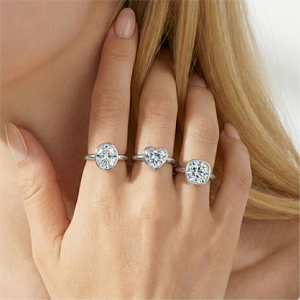Bague en argent sterling 925 avec moissanite ovale en forme de cœur de 2 carats, sertie en bézel, bijoux tendance en argent sterling 925 - Product Image 3