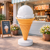Modèle de sculpture de cornet de crème glacée à une seule cuillère, sur le thème alimentaire, écologique et personnalisé, pour affichage promotionnel brillant à l'entrée d'un magasin de desserts