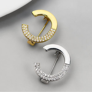 Letter Brooch For Women Zinc Alloy Pave Setting English Alphabet Daily Wear Fashion Pin Sweater Coat Suit Accessory - Product Image 2