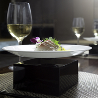 Plato Levitante Inalámbrico con Base Cuadrada y Patrón Geométrico, con Vaso de Vidrio Portátil para Decoración del Hogar