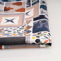 Tissu imprimé 100% polyester biologique, écologique, respirant, léger et adapté à l'été, pour vêtements, costumes et textiles de maison
