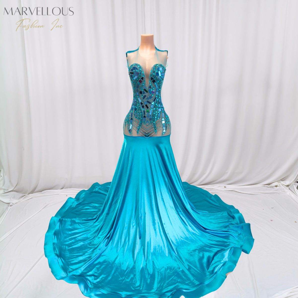 TH23032811 bleu lac