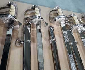 芸術におけるフリーメイソンのテンプル騎士の儀式用剣：卸売業者様向け