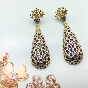 Boucles d'oreilles en laiton plaqué or 18k avec zircon pour femmes, dernière conception, prix de gros, <span class=keywords><strong>2022</strong></span> - Product Image 3