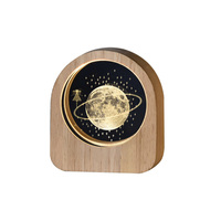 Veilleuse boule de cristal sculptée en 3D Base lumineuse en bois personnalisée avec technique polie par LED Mini ornements de bureau pour Noël