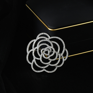 XZ60221 petit <span class=keywords><strong>parfum</strong></span> broche haute qualité femme camélia corsage <span class=keywords><strong>2023</strong></span> nouvelle mode luxe broche accessoires délicat anti-dérapant - Product Image 2
