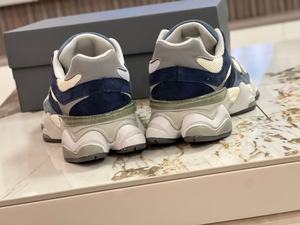 Zapatillas de running clásicas de alta calidad para hombre, modelo 9060, con plataforma antideslizante, transpirables y cómodas, con parte superior de gamuza. - Product Image 4