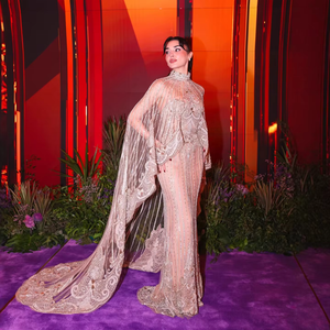 Robe de soirée de luxe Serene <span class=keywords><strong>Hill</strong></span> LA73534, lourdement ornée de perles, avec cape, coupe sirène, col montant, pour célébrités, collection 2026 - Product Image 1