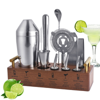 Ensemble de shaker à cocktails en acier inoxydable 730 ml avec logo personnalisé, kit de barman professionnel avec support en bois pour coffret cadeau de bar