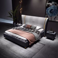Lit double moderne de luxe avec grande tête de lit, meubles de chambre à coucher, cadre en bois