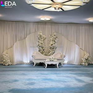 Set di Supporti Metallici a Forma di S Bianchi Minimalisti Moderni per Decorazioni di Matrimoni e Feste LEDA - Product Image 1