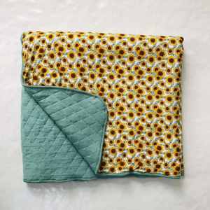 بطانية من ألياف الخيزران مخصصة بالجملة مع حلقة خشبية مجانية، ملابس أطفال مع بطانية متناسقة - Product Image 1