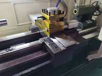 Haute précision hydraulique 4 mâchoires mandrin convoyeur à puces 4 Station électrique tourelle Turno tour CNC