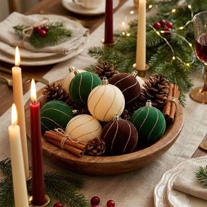 Boules de Noël floquées incassables, lot de 12 pièces assorties, velours doré pailleté, style moderne, pour les fêtes commerciales - Product Image 4